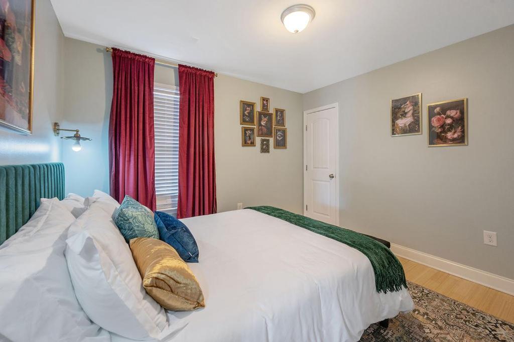 New Victorian Theme, 3Br, Lrg Backyard Close To Pnc Arena, Downtown, And Rdu Airport Ралей Екстериор снимка