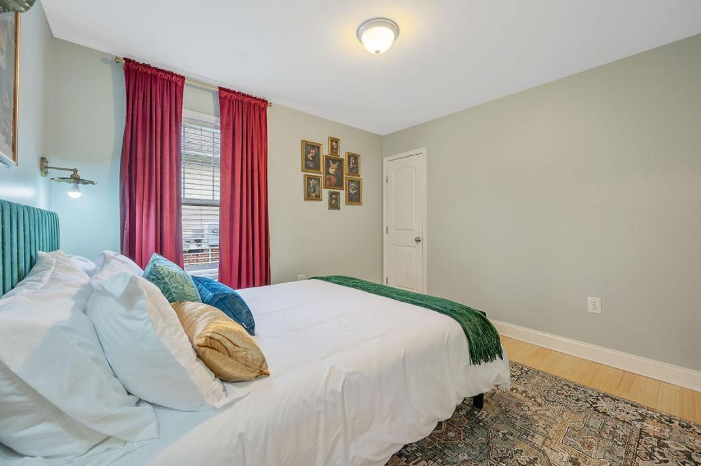 New Victorian Theme, 3Br, Lrg Backyard Close To Pnc Arena, Downtown, And Rdu Airport Ралей Екстериор снимка