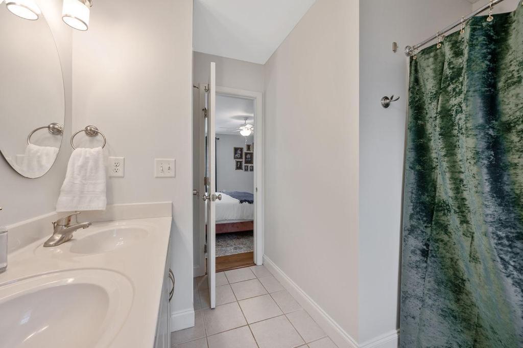 New Victorian Theme, 3Br, Lrg Backyard Close To Pnc Arena, Downtown, And Rdu Airport Ралей Екстериор снимка